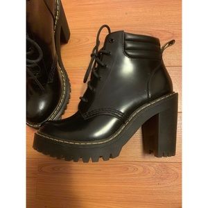 Dr. Martin Arcadia Boots